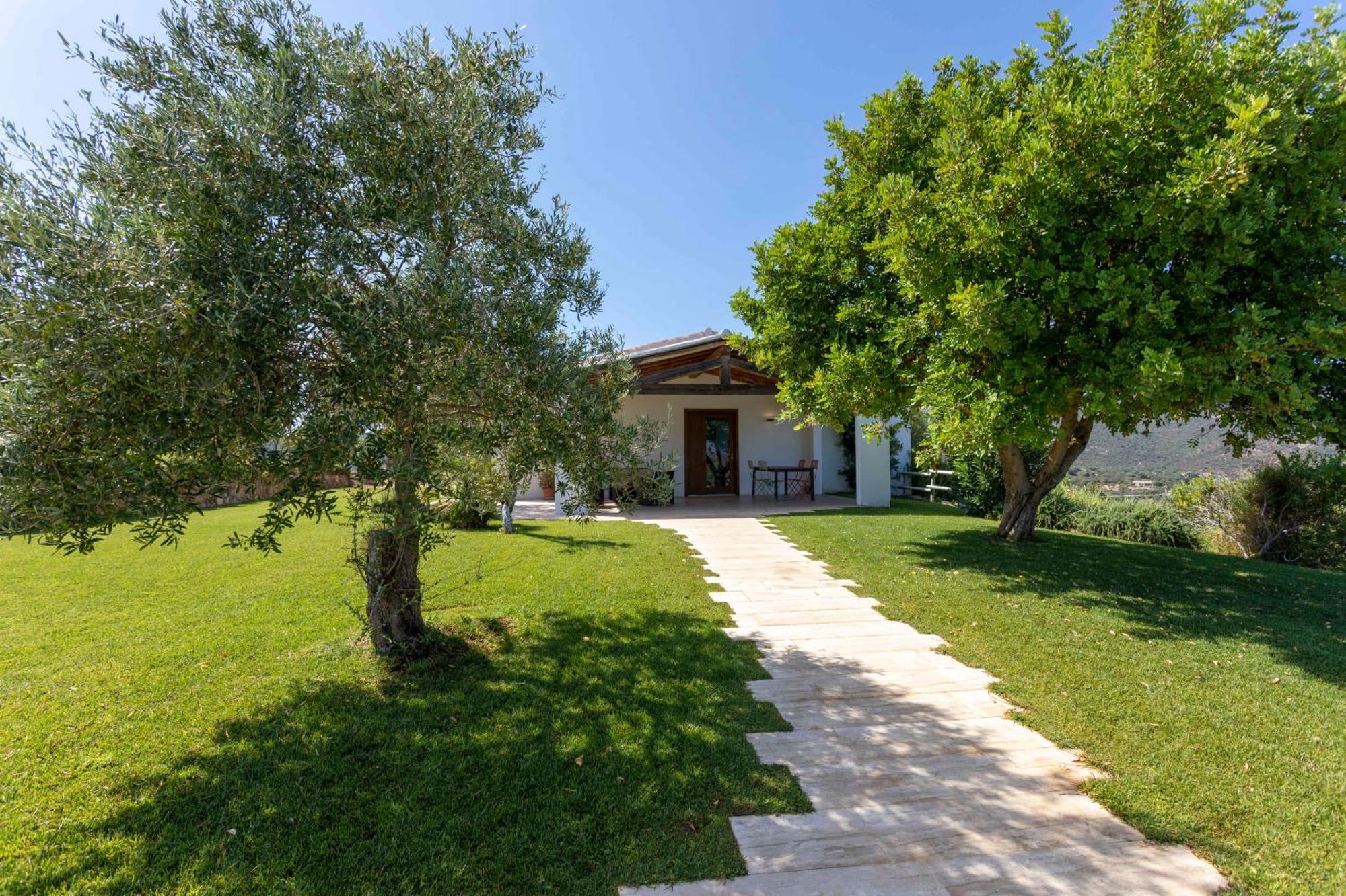 Villa Alba Esclusiva Villa Con Piscina A Sfioro E Vista Mozzafiato Sul Mare Cugnana Buitenkant foto