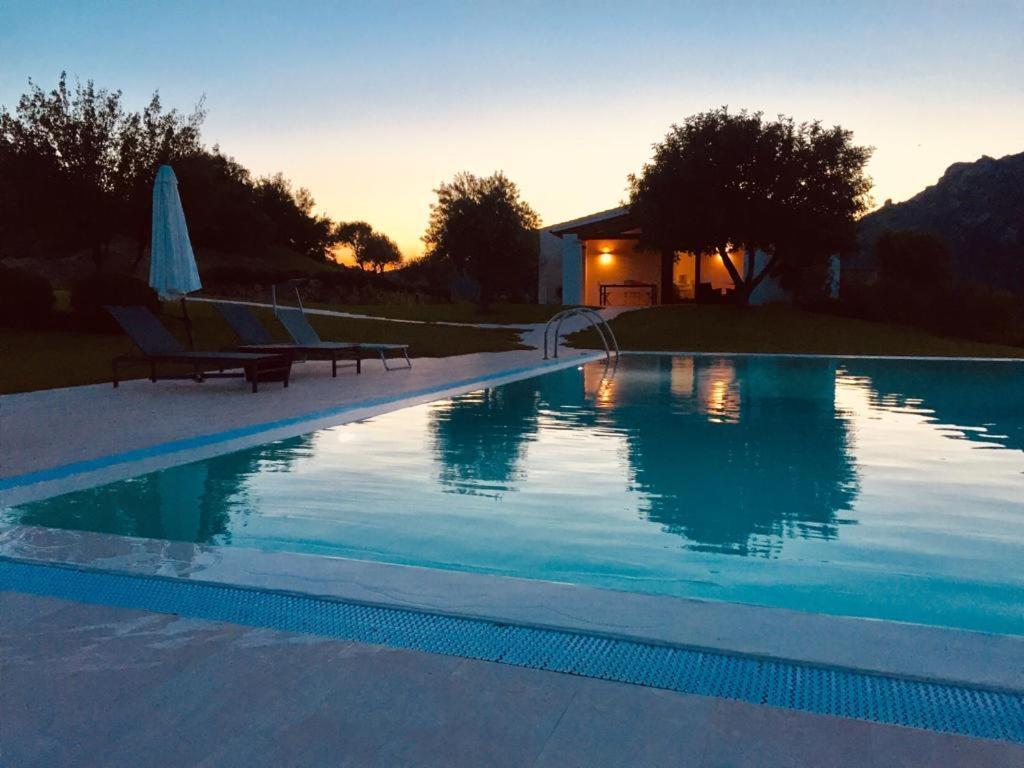 Villa Alba Esclusiva Villa Con Piscina A Sfioro E Vista Mozzafiato Sul Mare Cugnana Buitenkant foto